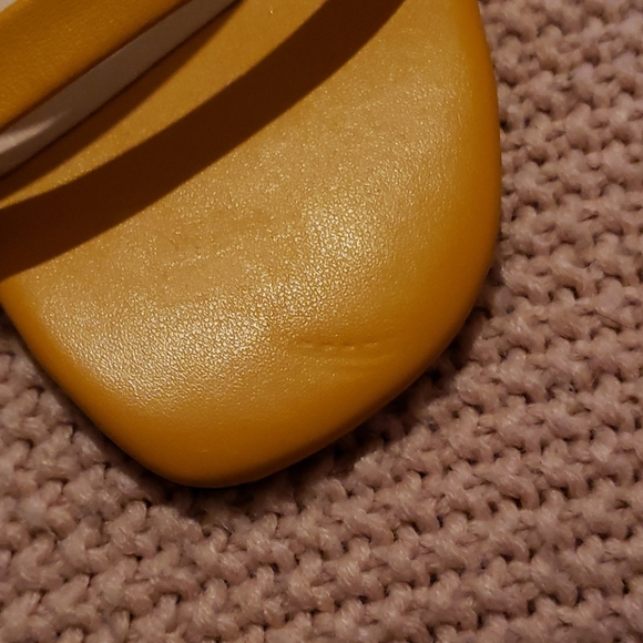 Heels - Picture 8 of 8